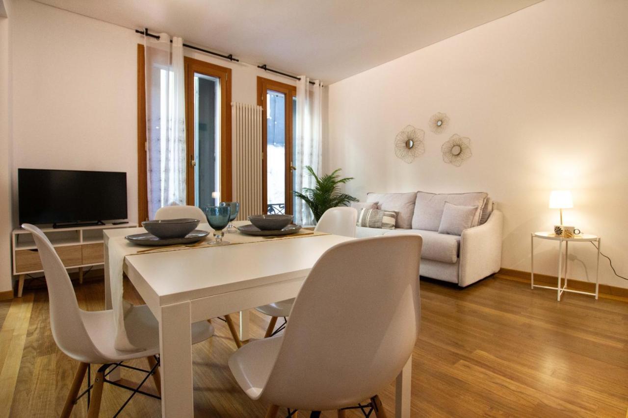 Dolfin Apartment * * * * * Тревизо Екстериор снимка